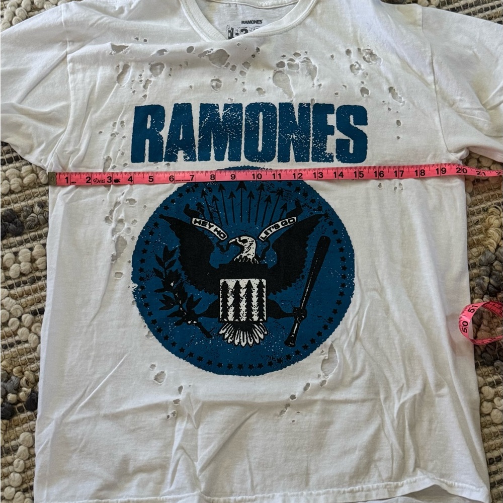 Ramones Distressed Graphic Band Tee - Picture 5 of 6
